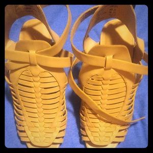 American eagle payless heels